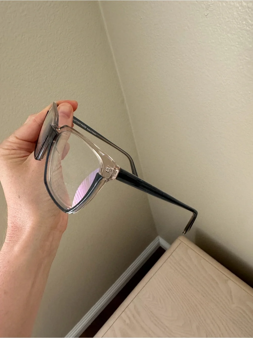N/A stylish transparent